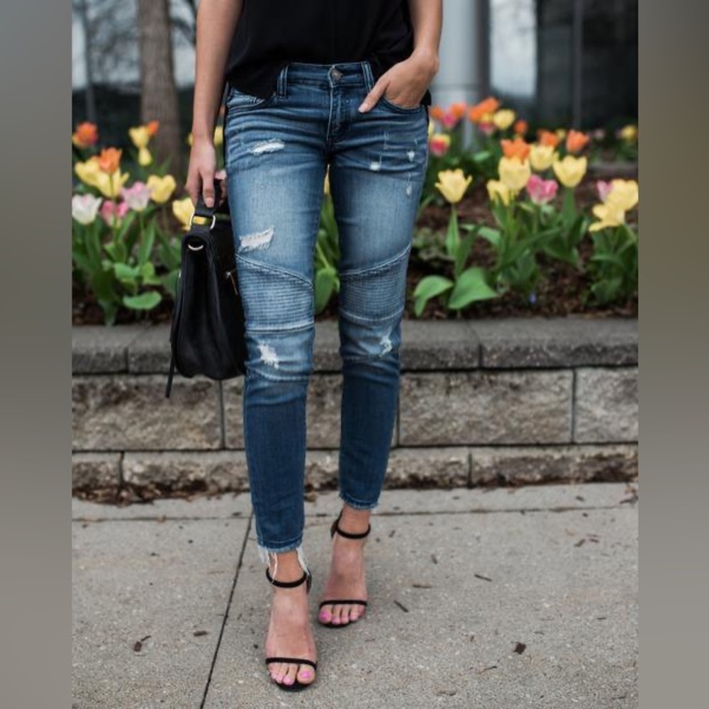 KanCan Skinny Distressed Jeans • 7/27